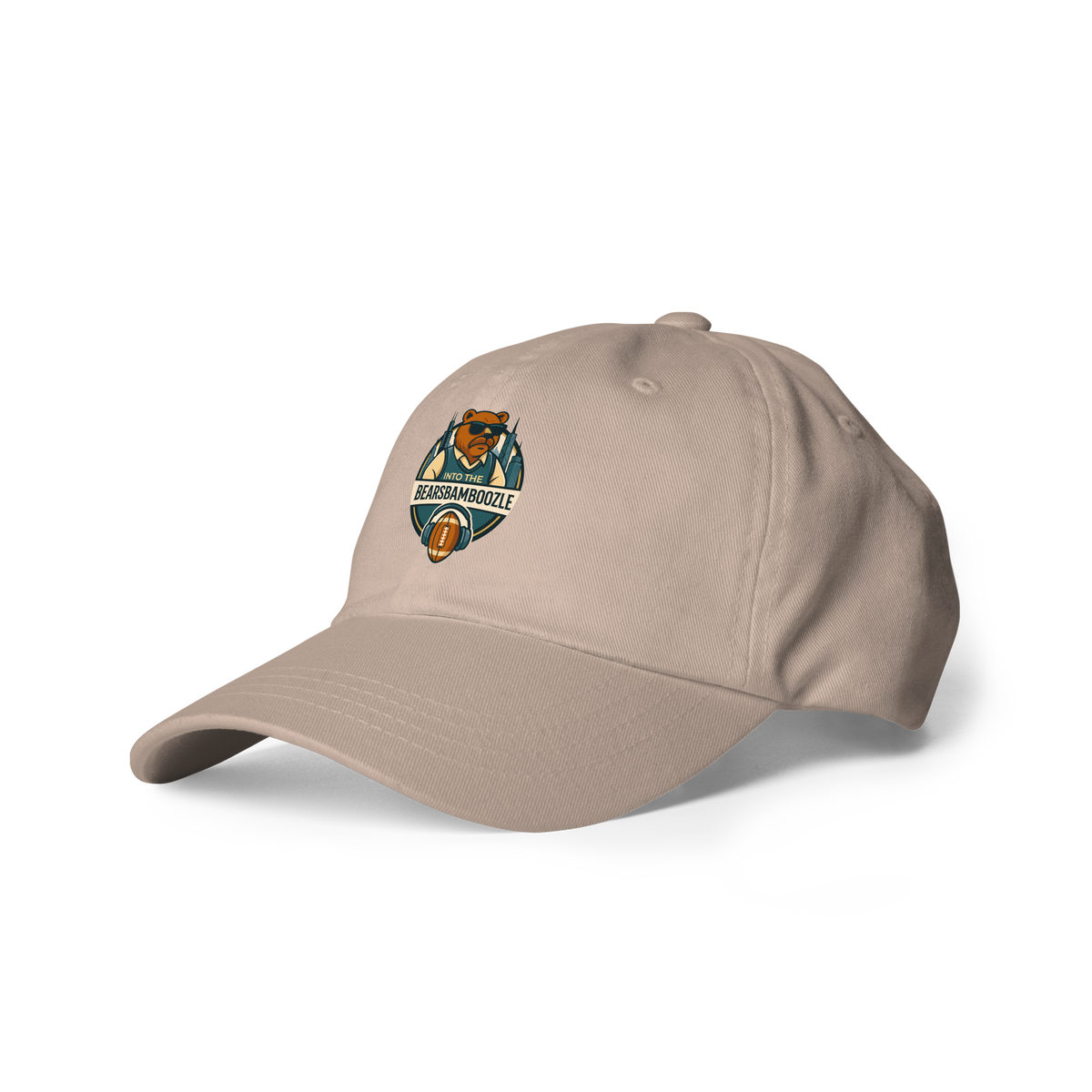 Into the BearsBamboozle Cap in Stein, schräg von vorne – Merch zum Chicago-Bears-Podcast der Footballerei